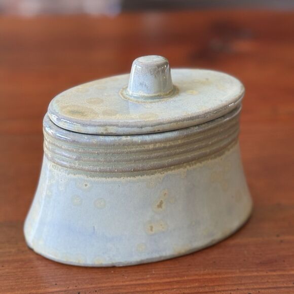 "Pier 1" Art Pottery Oval Sage Green Dish Trinket Decor Box with Lid - Picture 3 of 16